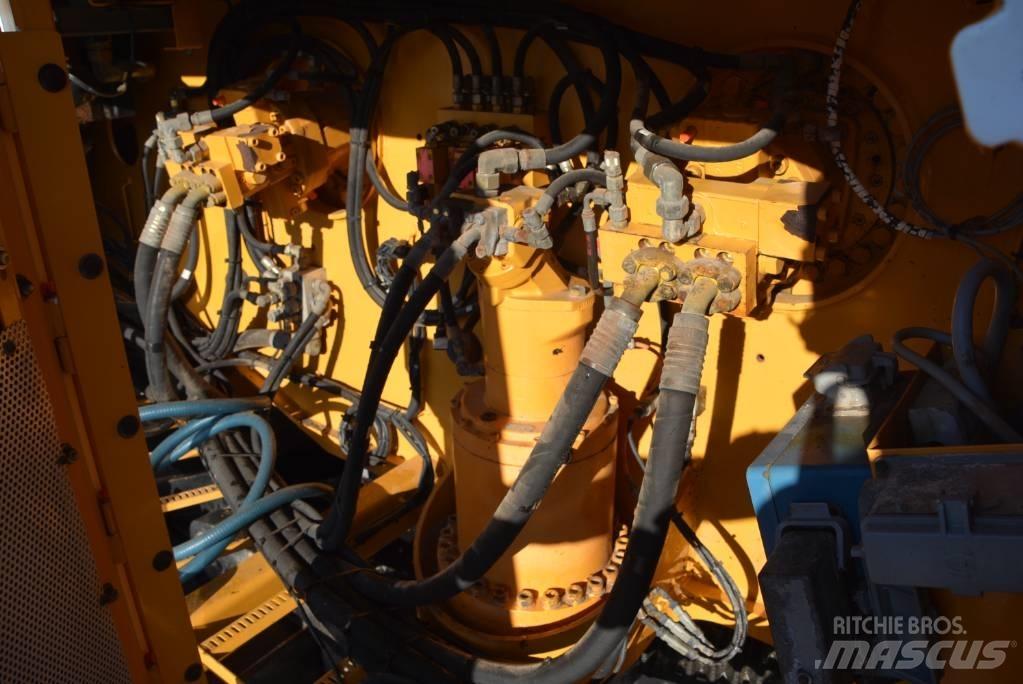 Liebherr LR 1100 Crawler Cranes