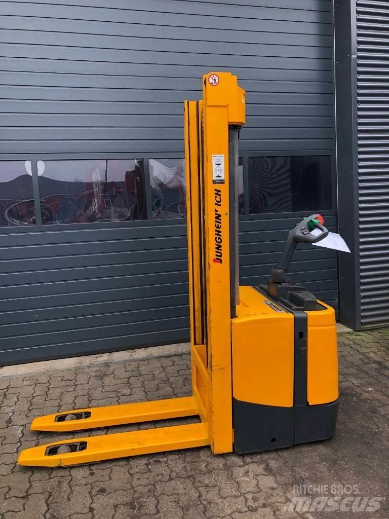 Jungheinrich ERC Z12 Self Propelled Stackers
