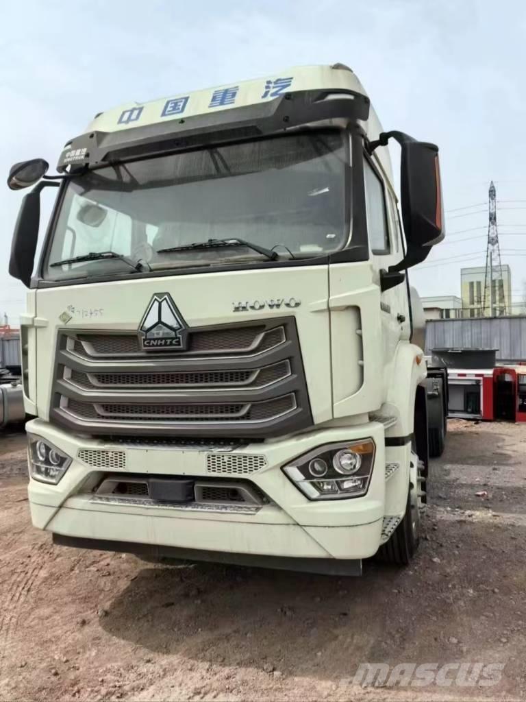 Howo 380 6x4 Conventional Trucks / Tractor Trucks