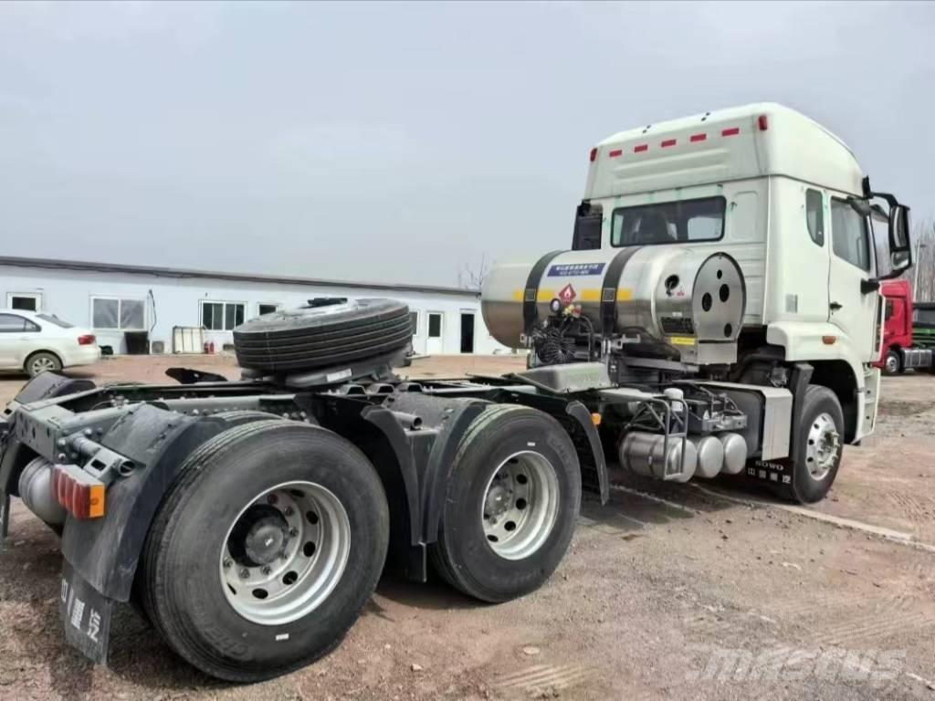 Howo 380 6x4 Conventional Trucks / Tractor Trucks