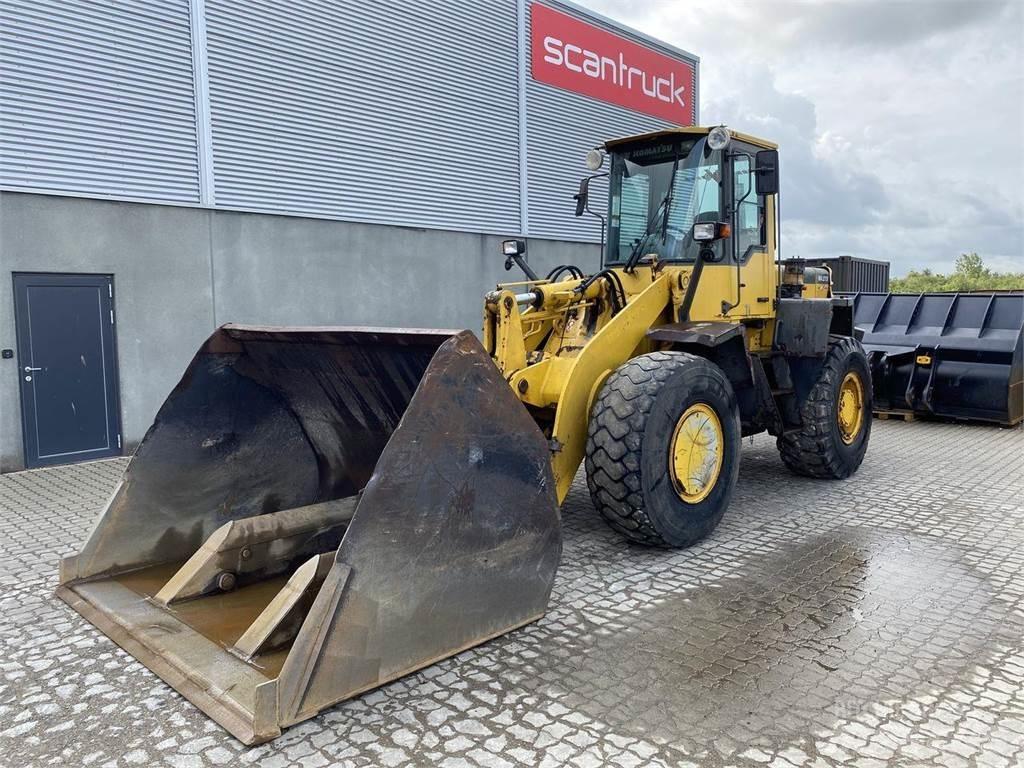 Komatsu WA270-3 Wheel Loaders