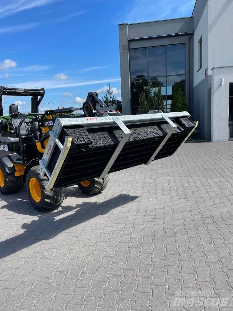 Fliegl Zamiatarka Farm Equipment - Others