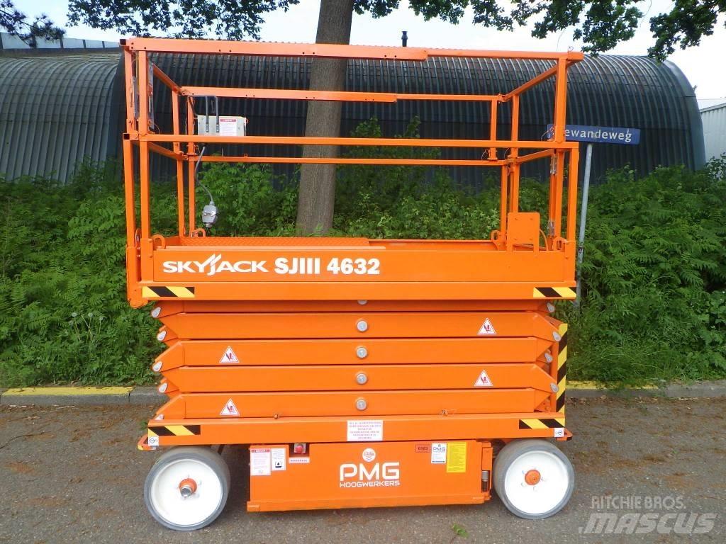 SkyJack SJ4632 Scissor Lifts