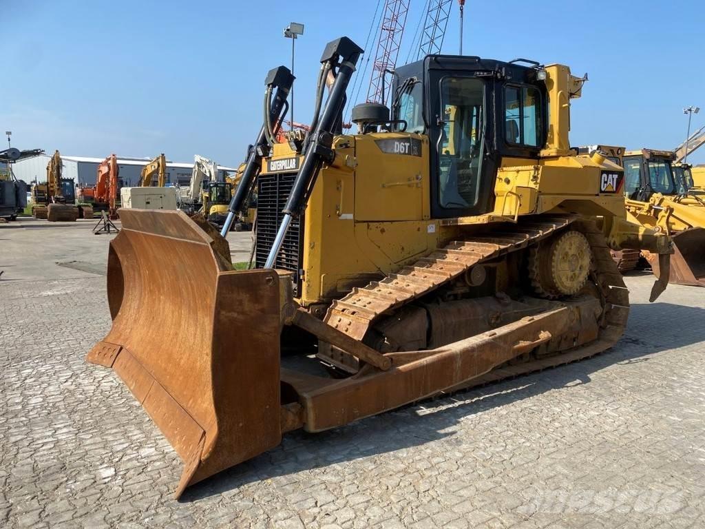 CAT D6 T XL Crawler dozers