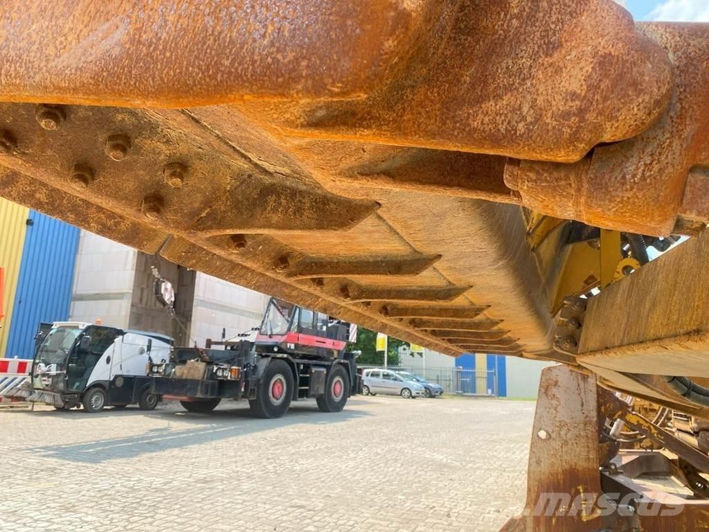 CAT D6 T XL Crawler dozers