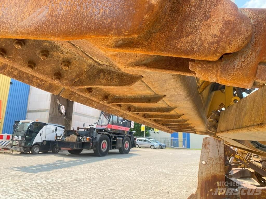 CAT D6T NVT Crawler dozers