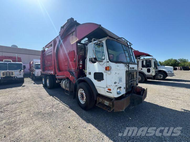 Autocar Front Loader Garbage Trucks / Recycling Trucks
