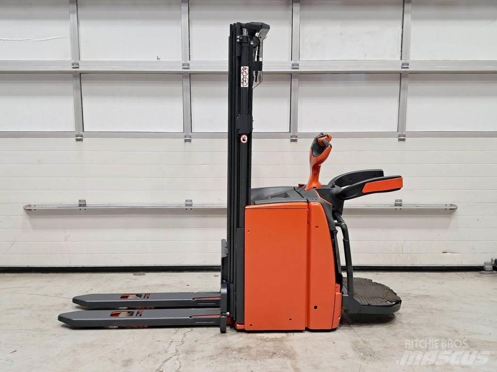 Linde L14 AP Pedestrian stacker