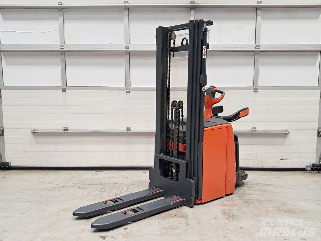 Linde L14 AP Pedestrian stacker