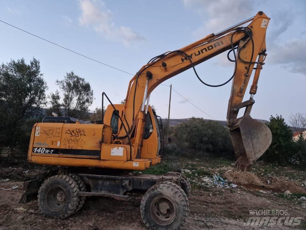 Hyundai 140W-7 Wheeled Excavators