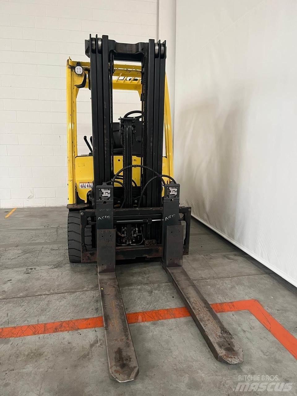 Hyster J3.0XN Electric Forklifts