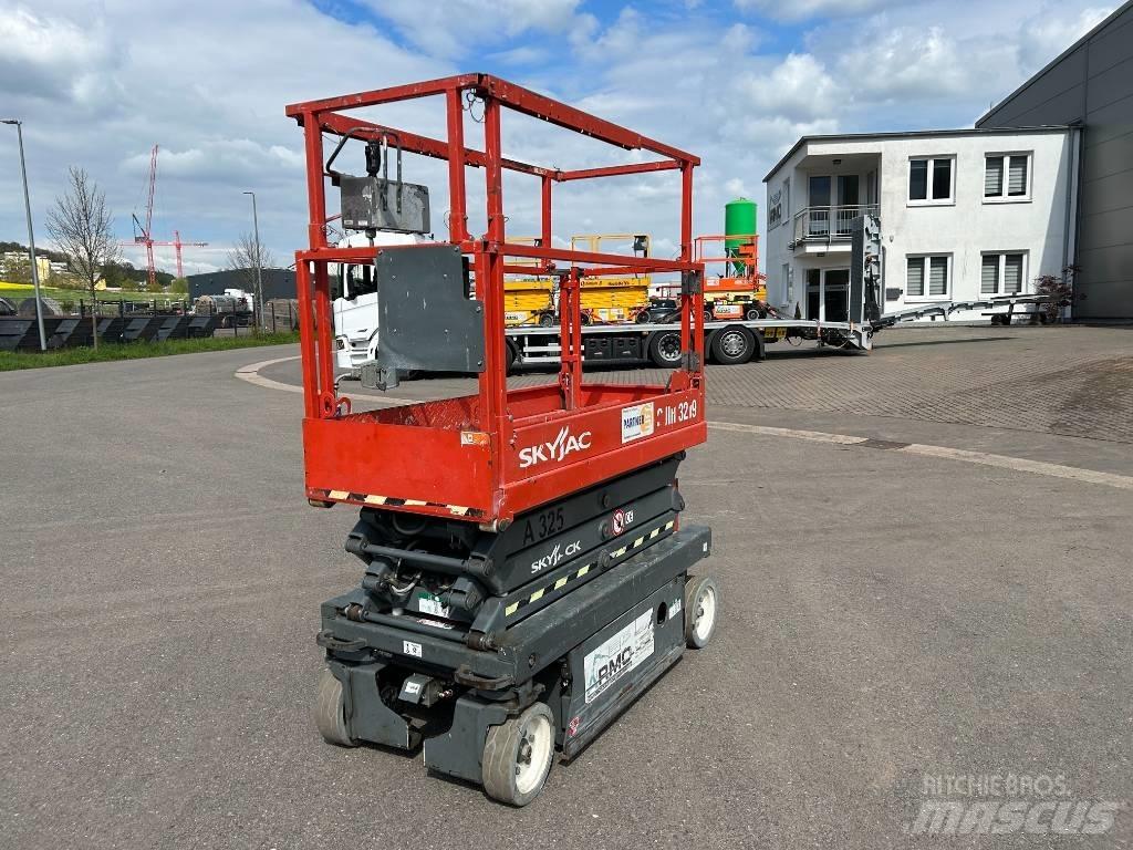 SkyJack SJ III 3219 Scissor Lifts