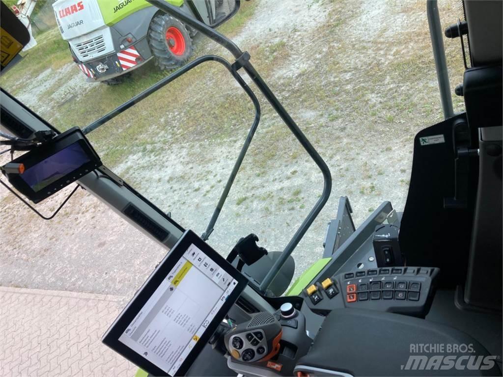 CLAAS Lexion 6800 Farm Equipment - Others