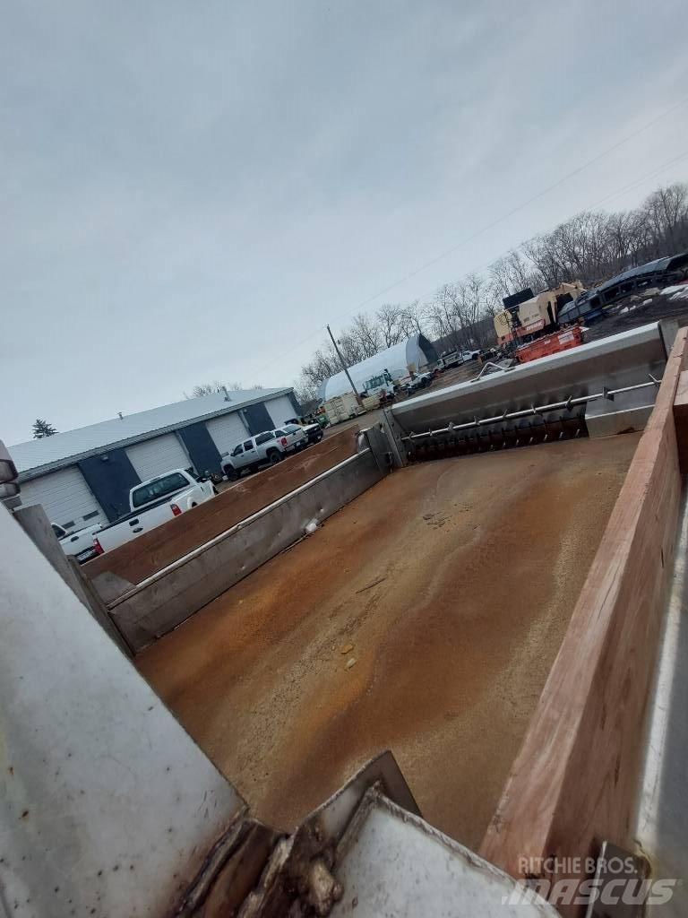 Ford F 550 XLT Snow Blades And Plows
