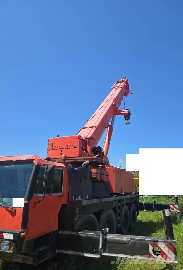 Liebherr LTM 1090-2 Mobile and all terrain cranes