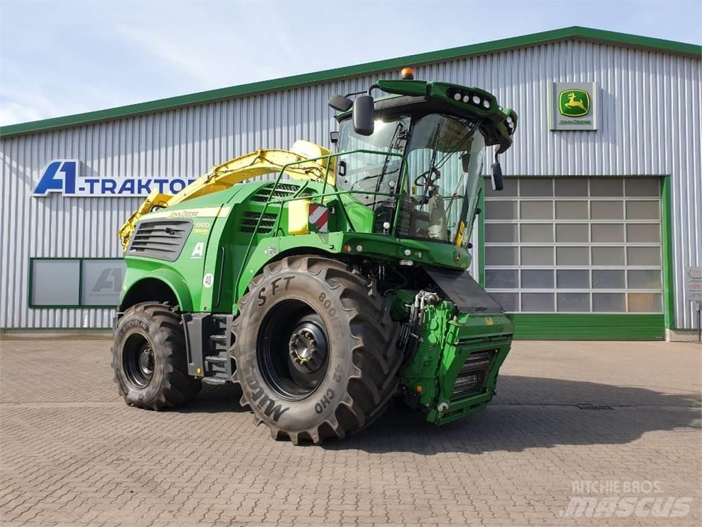 John Deere 9900 Forage Harvester