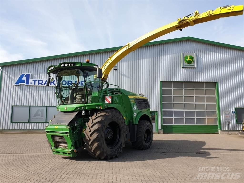 John Deere 9900 Forage Harvester