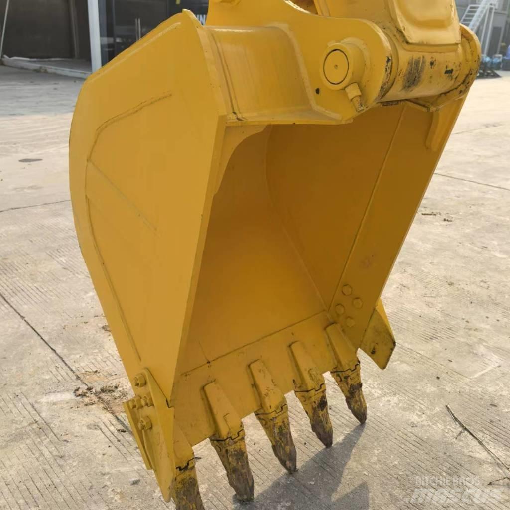 Komatsu PC 130 Mini excavators  7t - 12t
