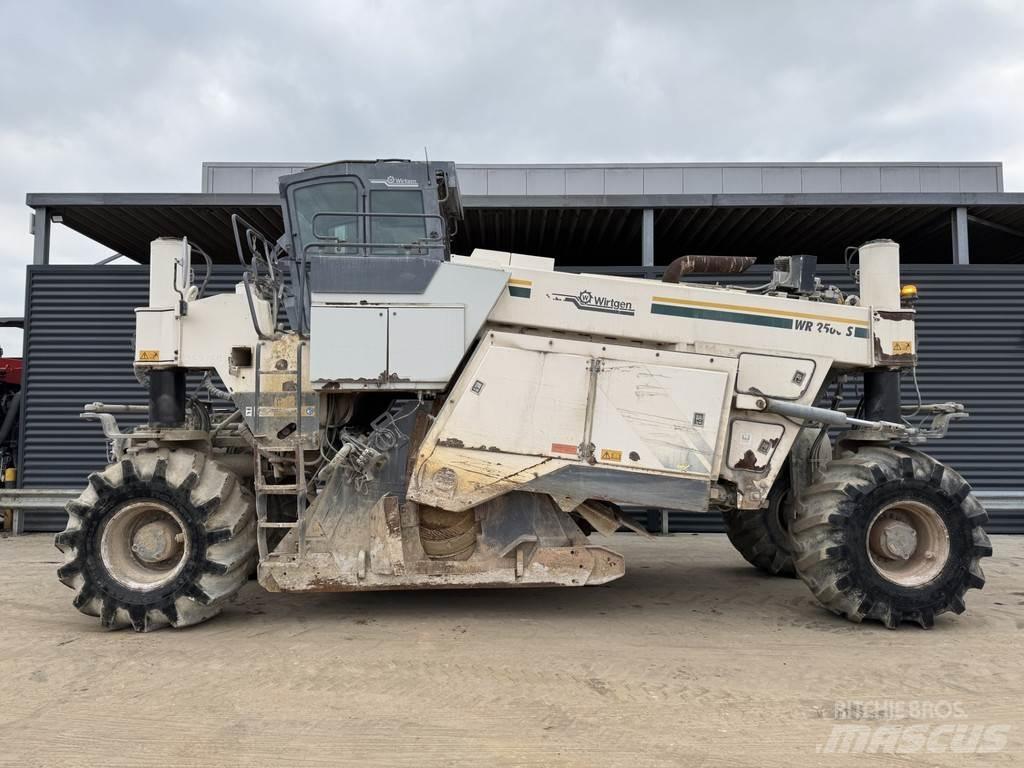 Wirtgen WR 2500S Asphalt Recycling Equipment