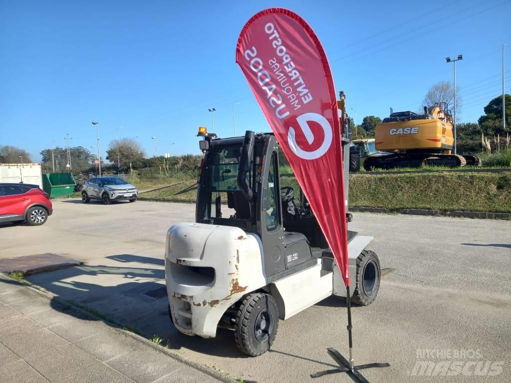 UniCarriers D32 Diesel Forklifts