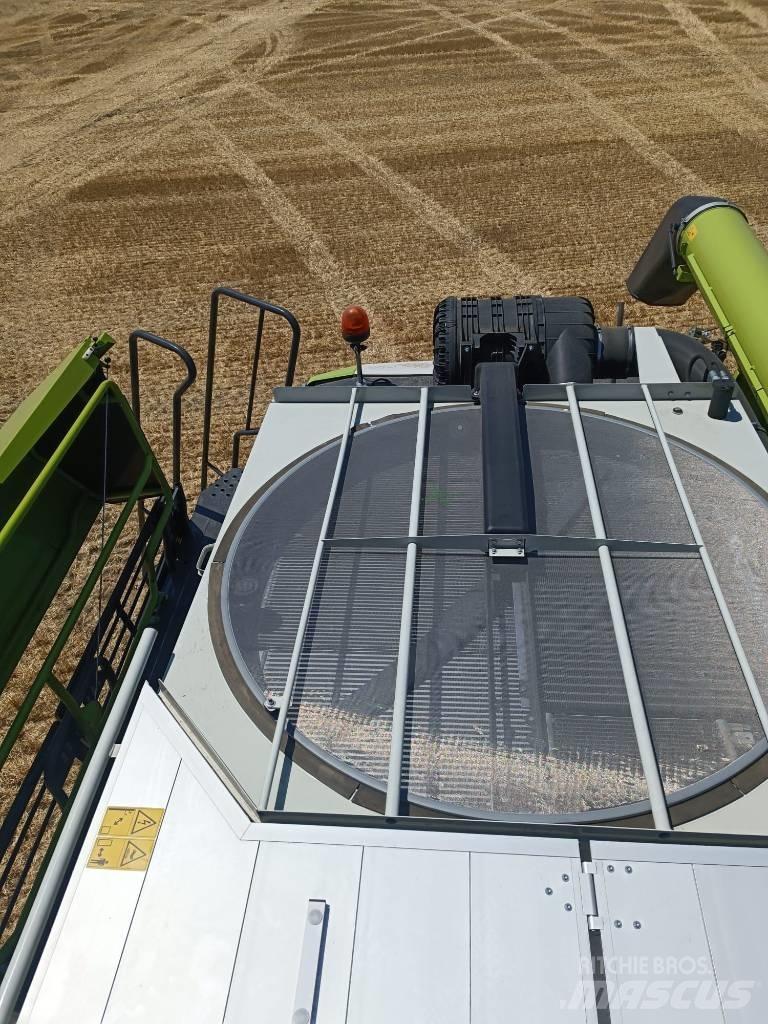 CLAAS Lexion 8700 Combine Harvesters