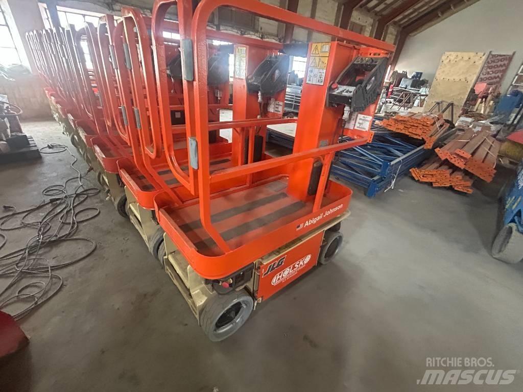 JLG 1230 ES Vertical mast lifts