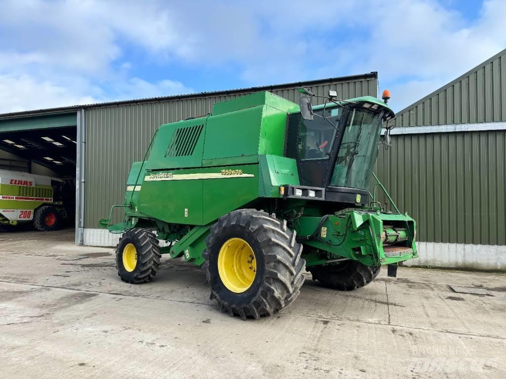 John Deere 1550 WTS Combine Harvesters