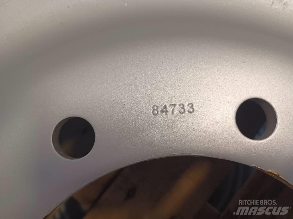 GKN 20x28 vanteet Tires, wheels and rims