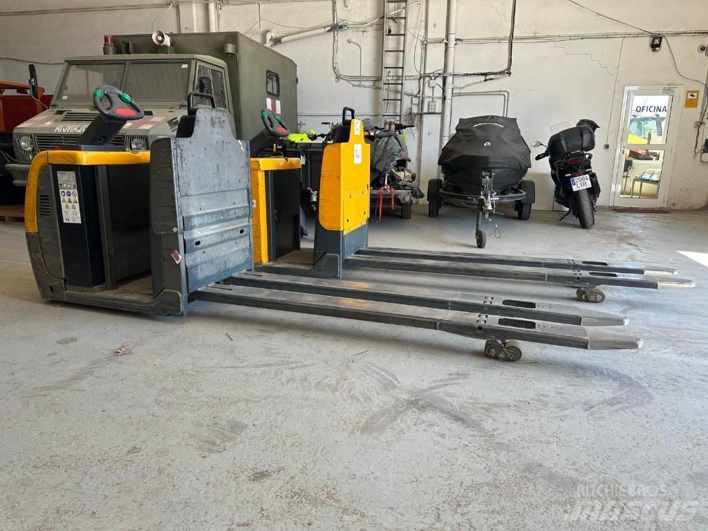 Jungheinrich ECE 225 Low lifter