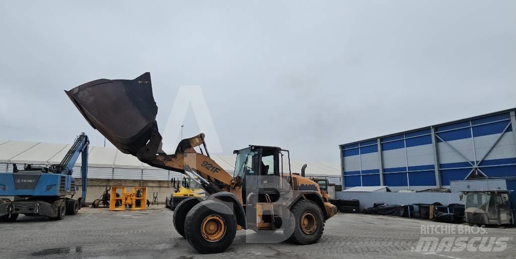 CASE 921 F Wheel Loaders