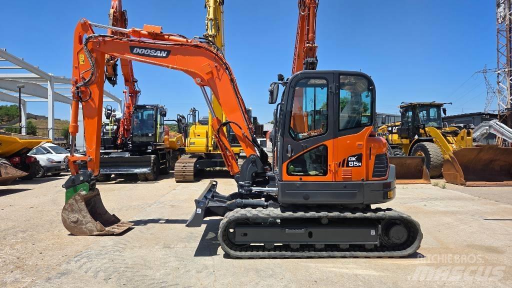 Doosan DX 85 Mini excavators  7t - 12t