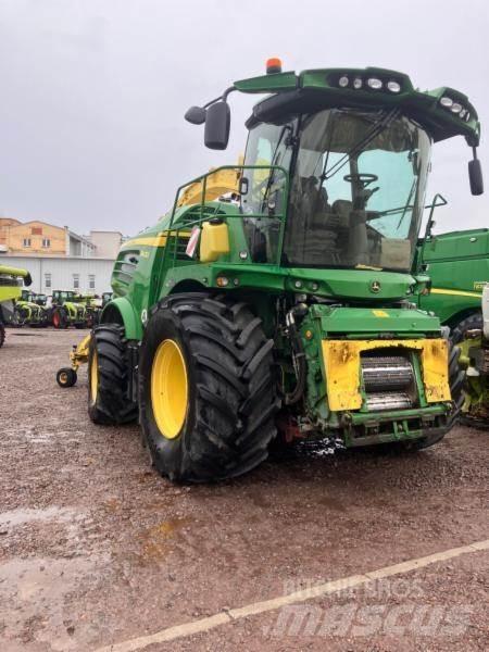 John Deere 8400 Foragers