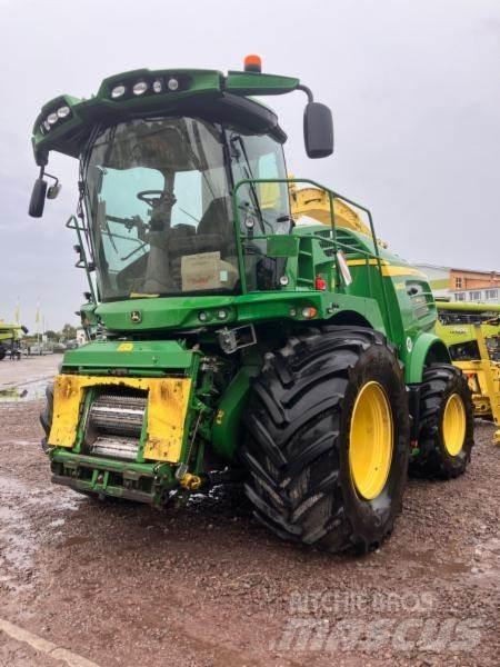 John Deere 8400 Foragers