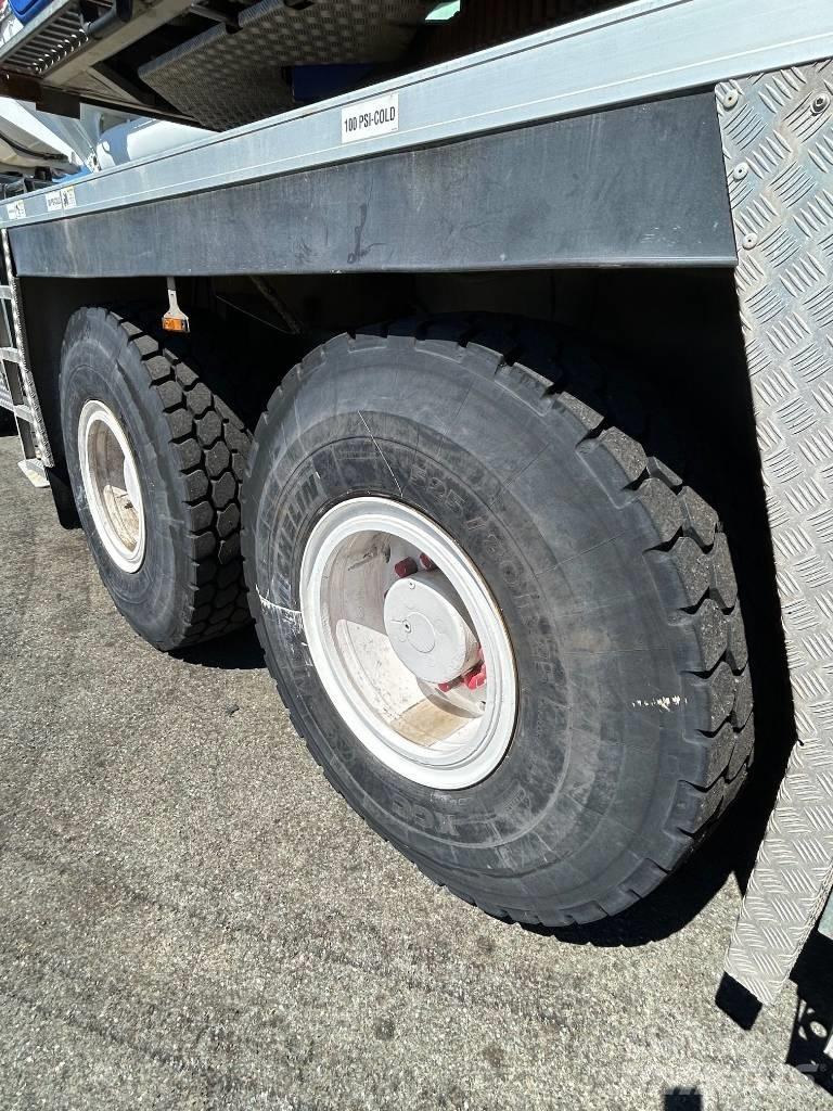 Tadano ATF 220 G-5 Mobile and all terrain cranes