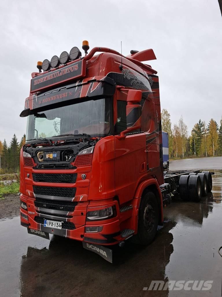Scania R 560 Cab & Chassis Trucks