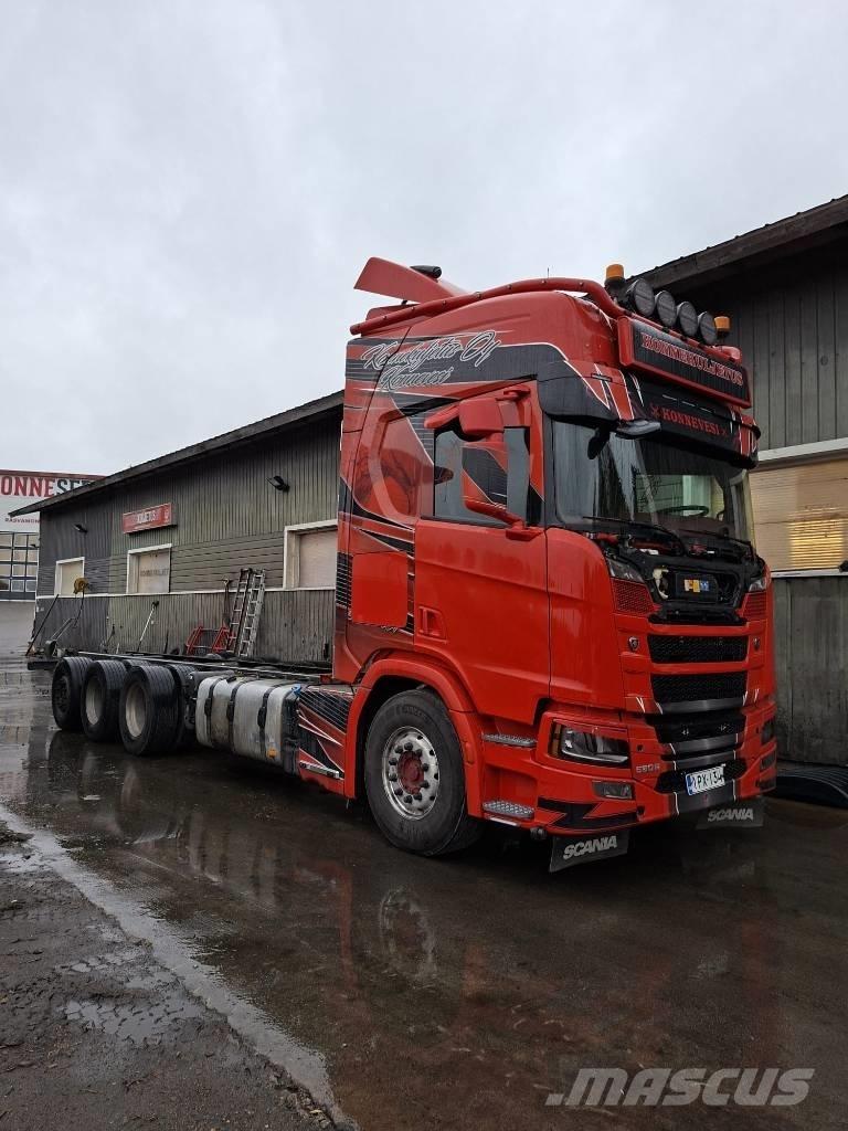 Scania R 560 Cab & Chassis Trucks