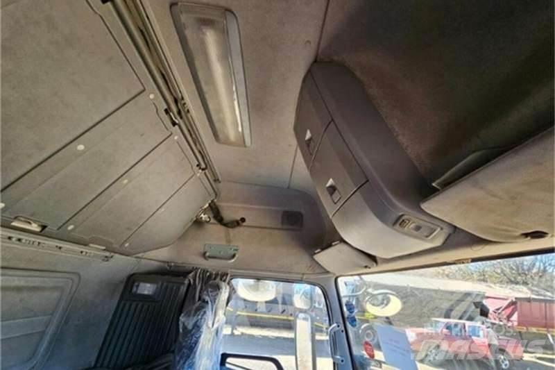 UD TRUCKS QUON Other Trucks