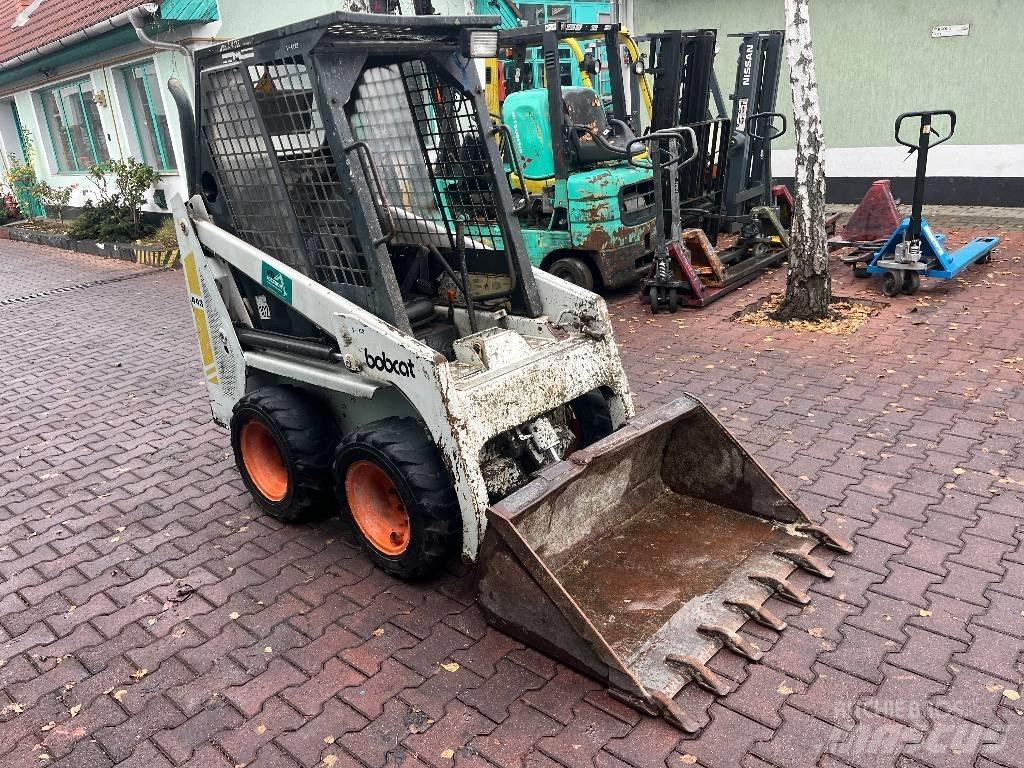 Bobcat 443      V-4129 Front Loaders