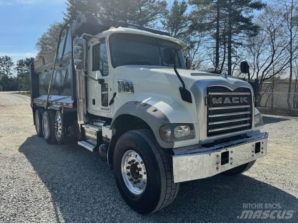 Mack GU433 Dump Trucks