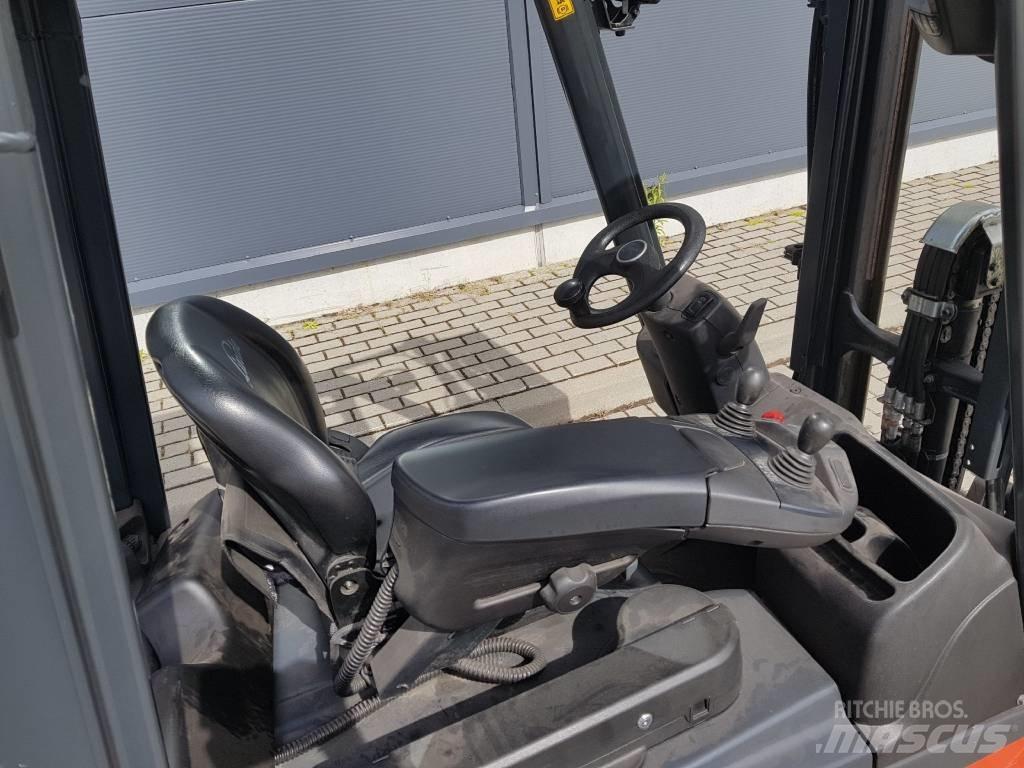 Linde E16C Electric Forklifts