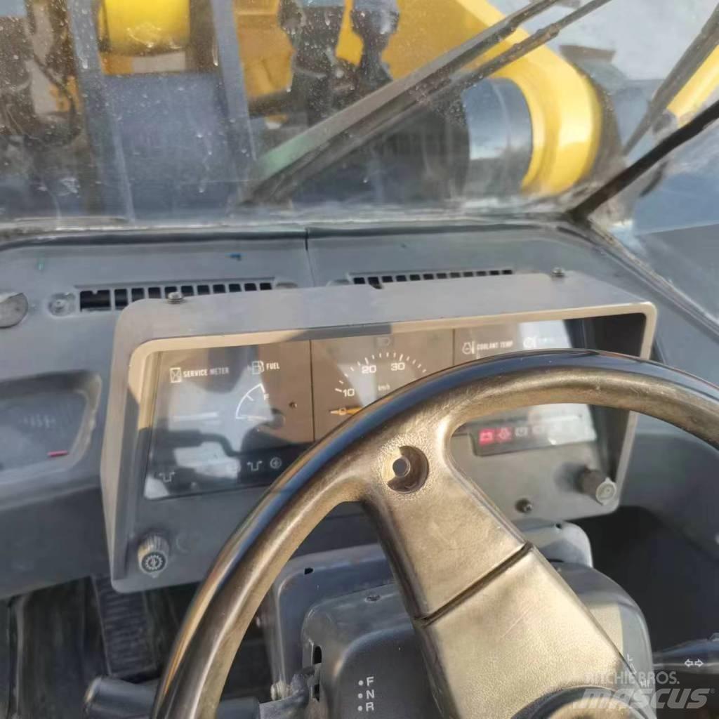 Komatsu WA 320-5 Wheel Loaders