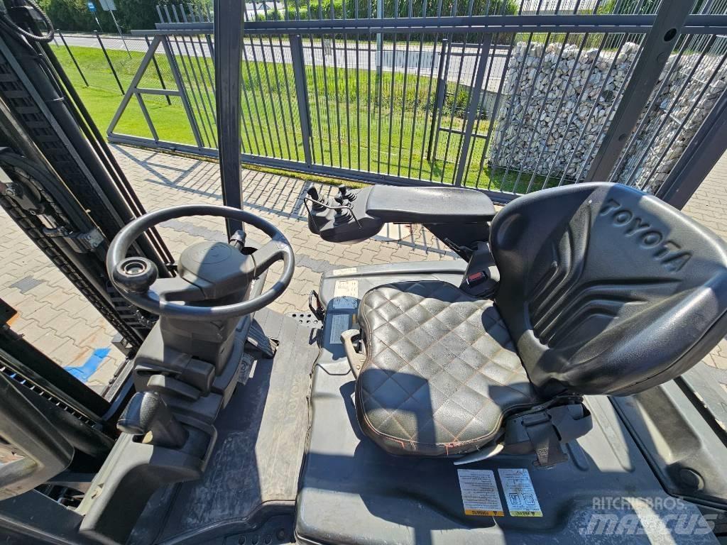 Toyota 8 FBET 18 Electric Forklifts