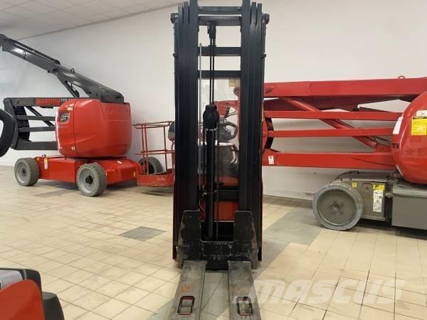 Manitou ES614 Self Propelled Stackers