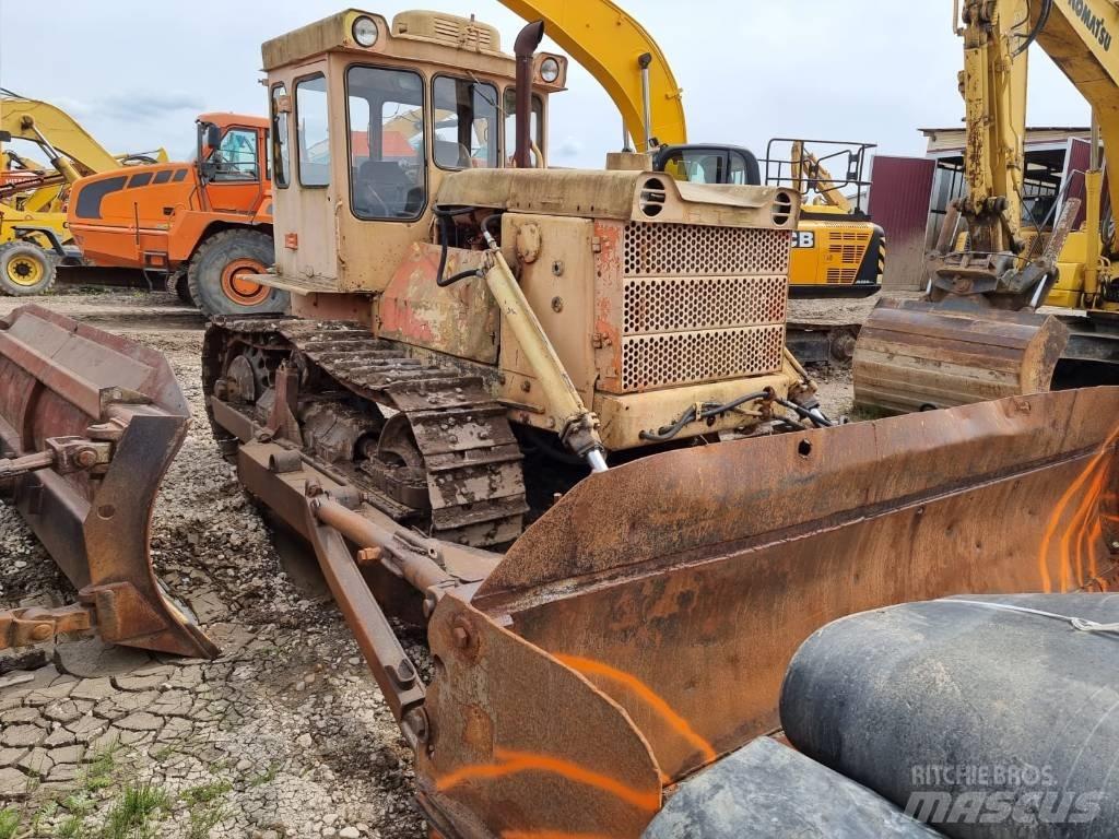CAT T 130 Crawler dozers