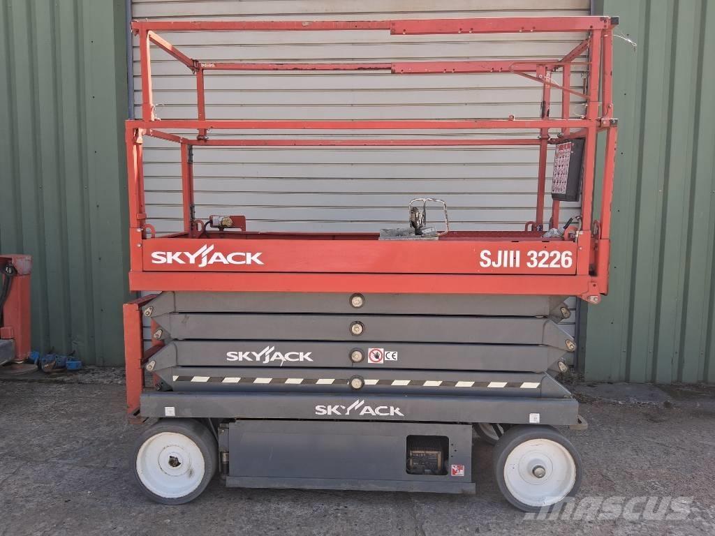 SkyJack SJ III 3226 Scissor Lifts