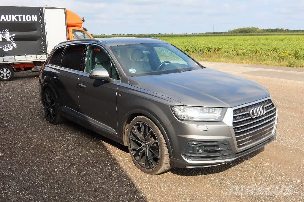 Audi Q7 Automobiles / SUVS