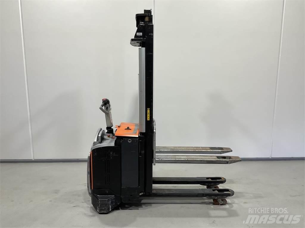 Rocla SP12ACI Self Propelled Stackers