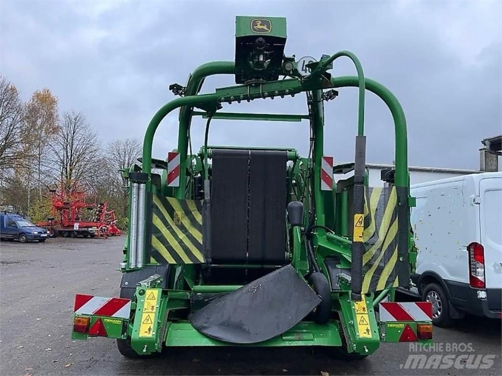 John Deere C451R Round Balers