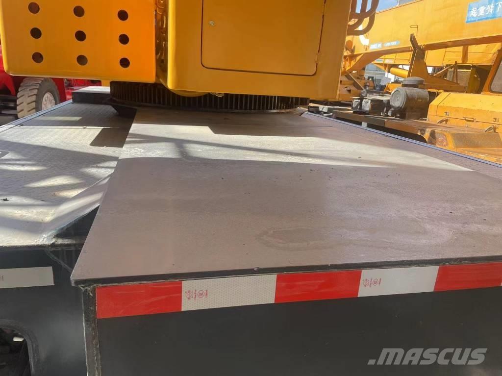 XCMG QY70K Rough Terrain Cranes