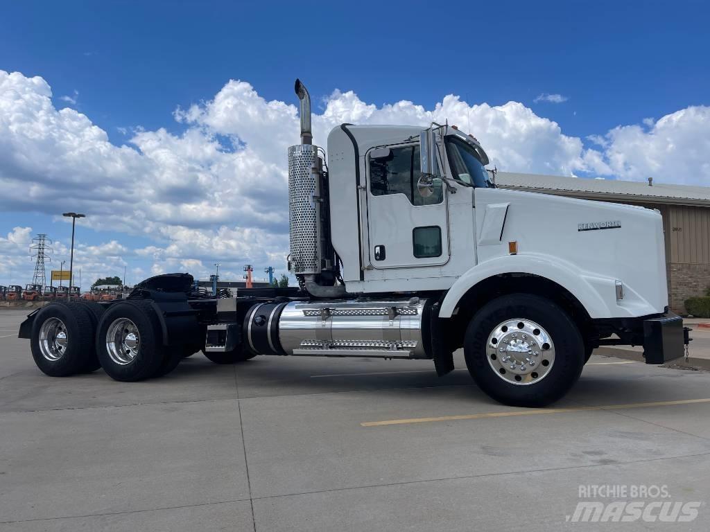 Kenworth T 800 Conventional Trucks / Tractor Trucks